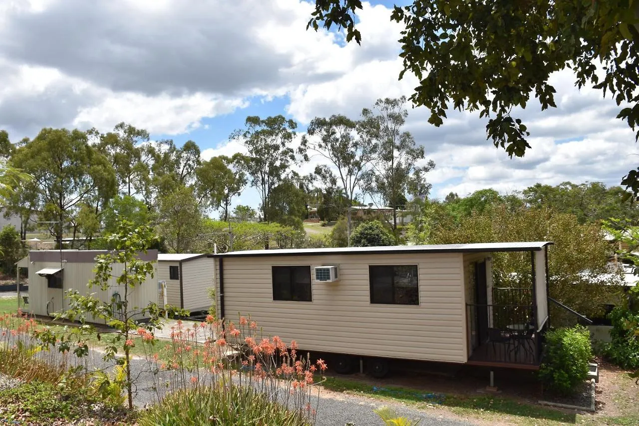 Mt Larcom Tourist Park 호텔 Mount Larcom 홀리데이파크