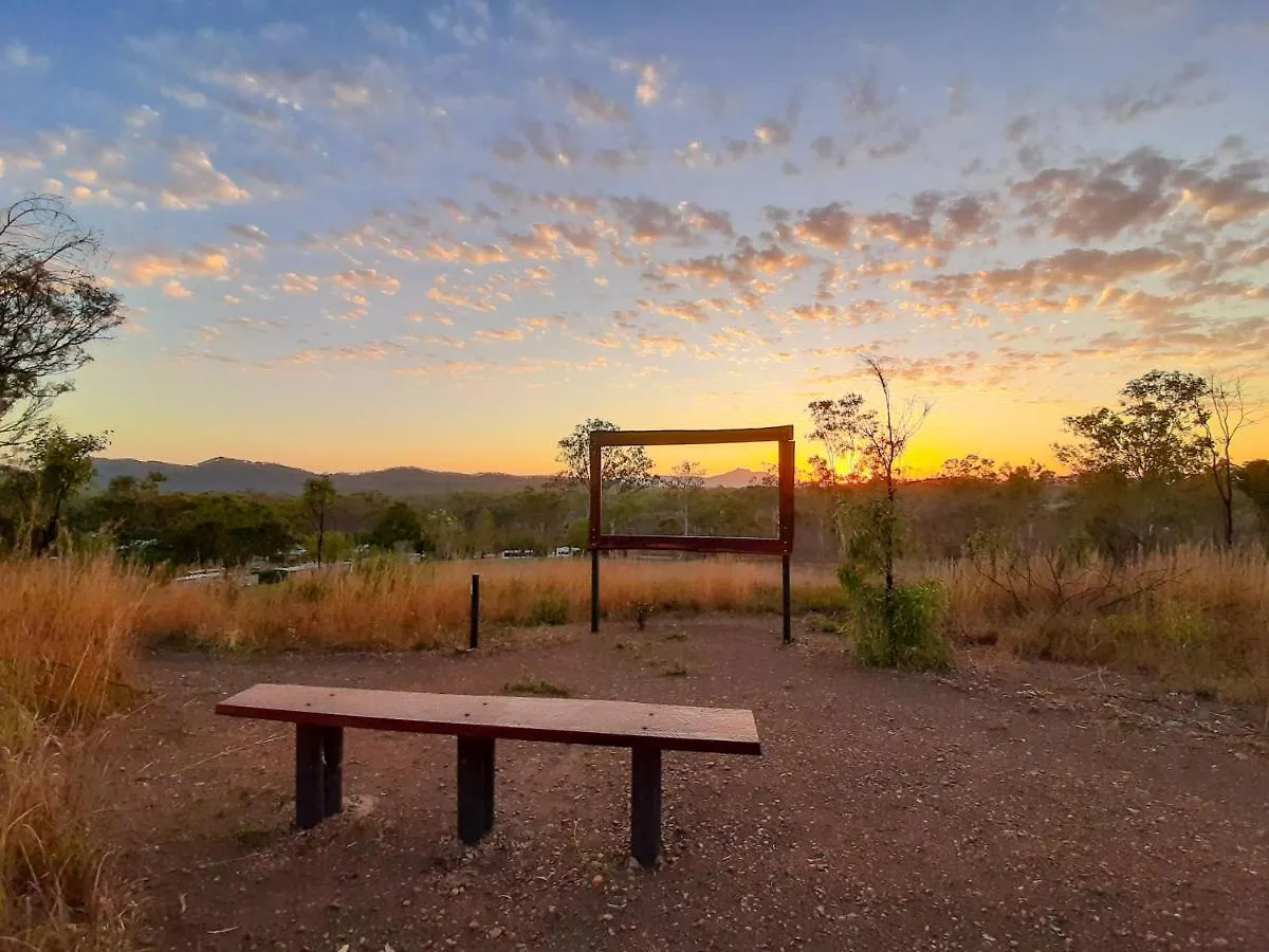 Mt Larcom Tourist Park 호텔 Mount Larcom 홀리데이파크